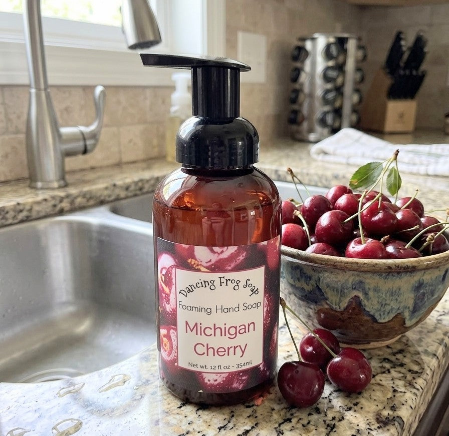 Bottle foaming hand in the kitchen 