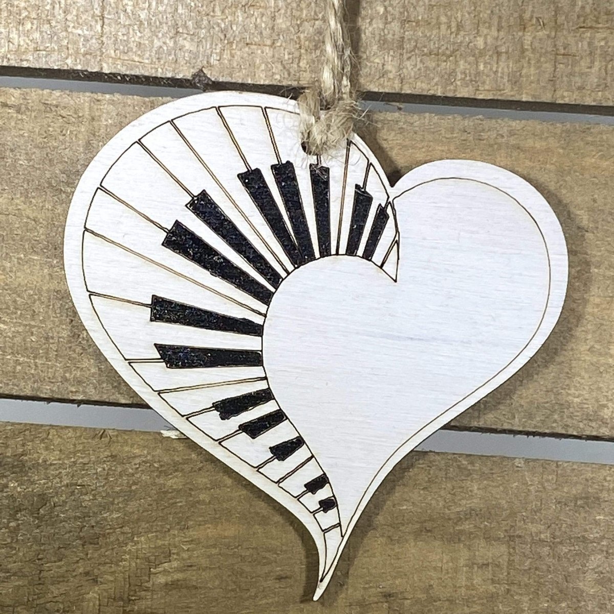 Hand-painted wooden heart piano Christmas ornament with music lover design and lightweight festive decor, elegant piano holiday tree decoration gift for musicians