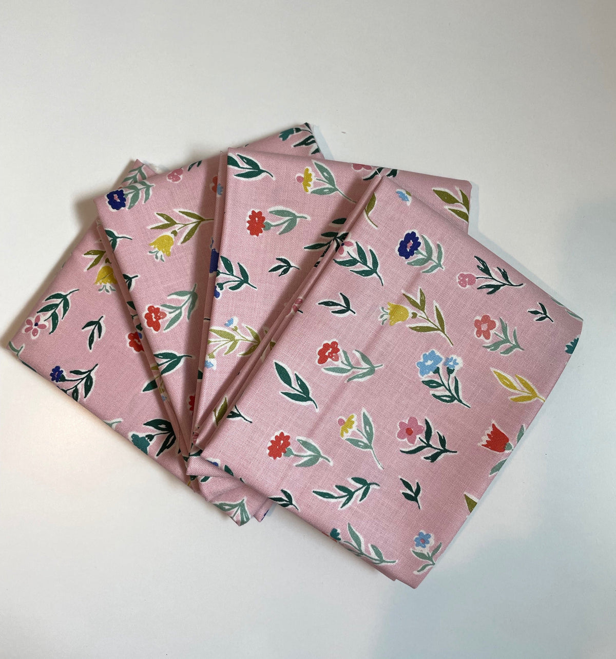 Daisy Perennial Quilters Weight Cotton Fat Quarters