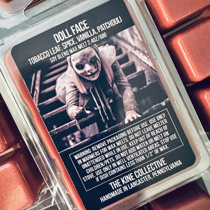 endless-corridor-made-to-order-spooky-wax-melts-old-wood-vanilla-resin-the-kine-collective