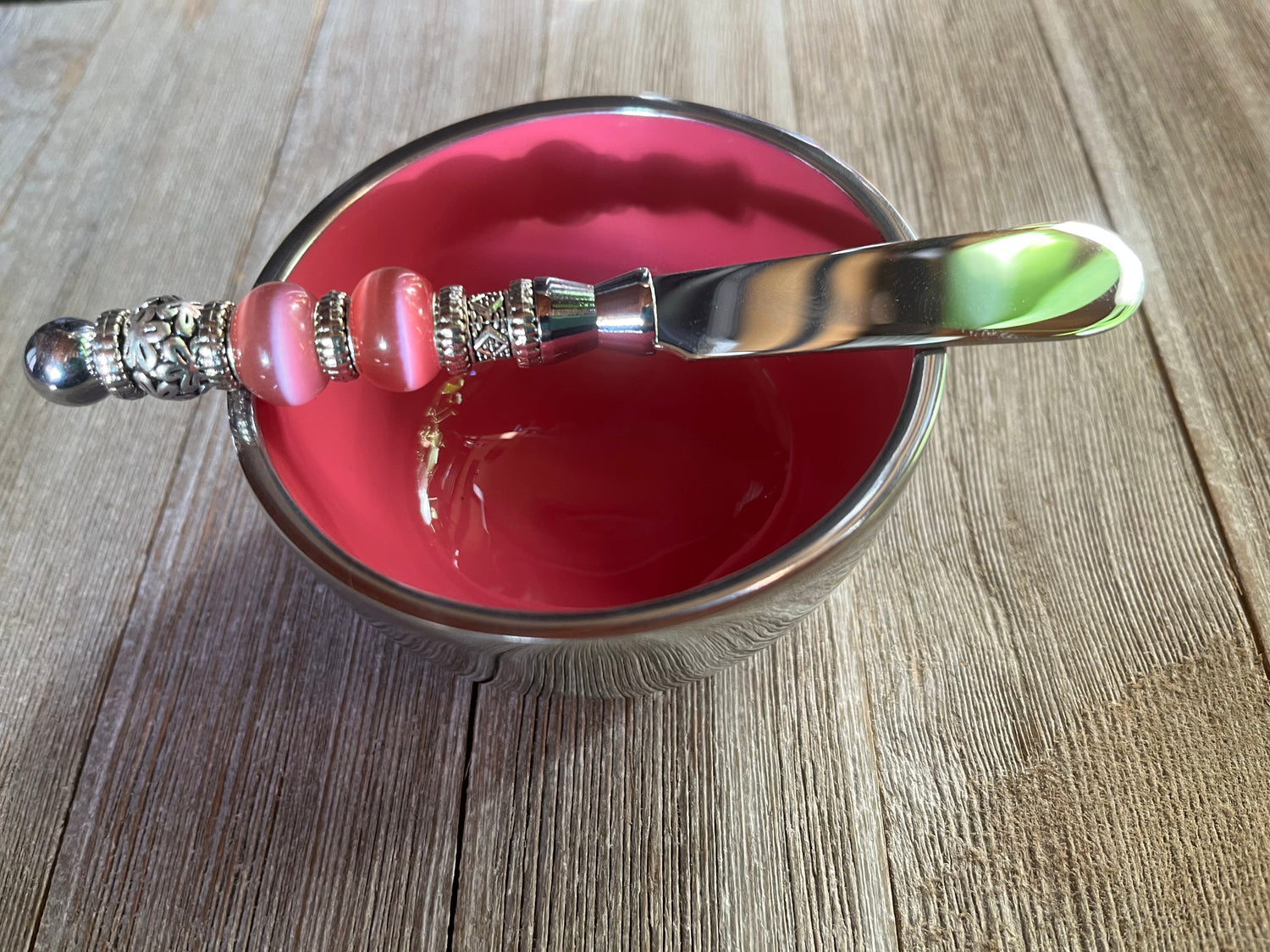 Dip Knife and Small Pink and Stainless Steel Bowl Tableware Combo - Elegant pink dip spreader knife and petite silver bowl set for stylish dining.