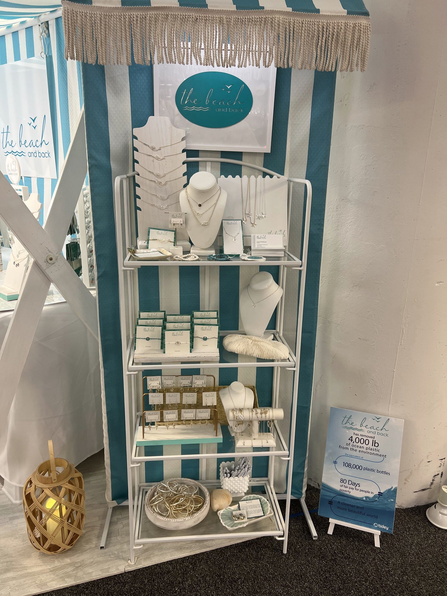 mini-cabana in-store presentation