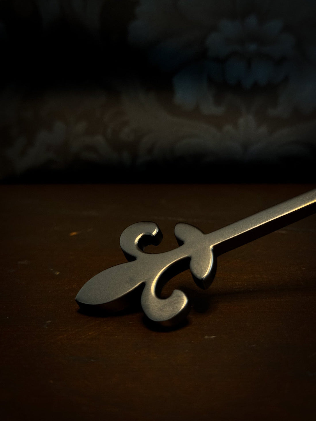 Fleur Noire – Gothic Candle Snuffer
