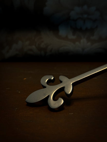 Fleur Noire – Gothic Candle Snuffer