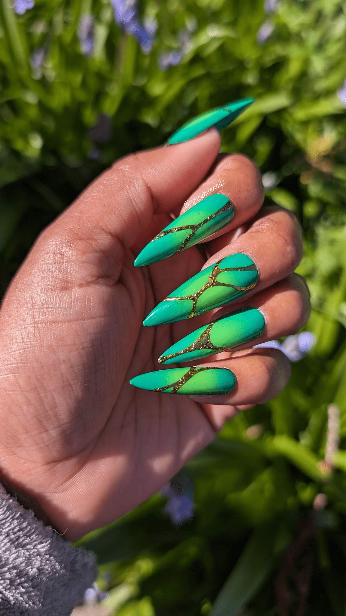 Green with Envy - Y2K Green Aura and Gold Chrome False Press-On Nail Extensions 10pcs