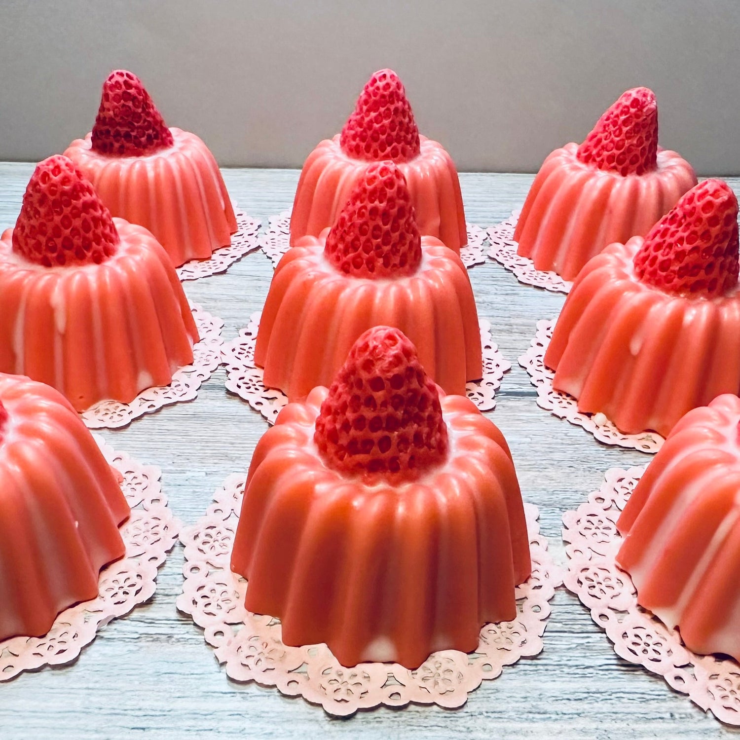 strawberry-marshmallow-mini-cake-wax-melts-strawberry-sweet-fragrance-the-kine-collective