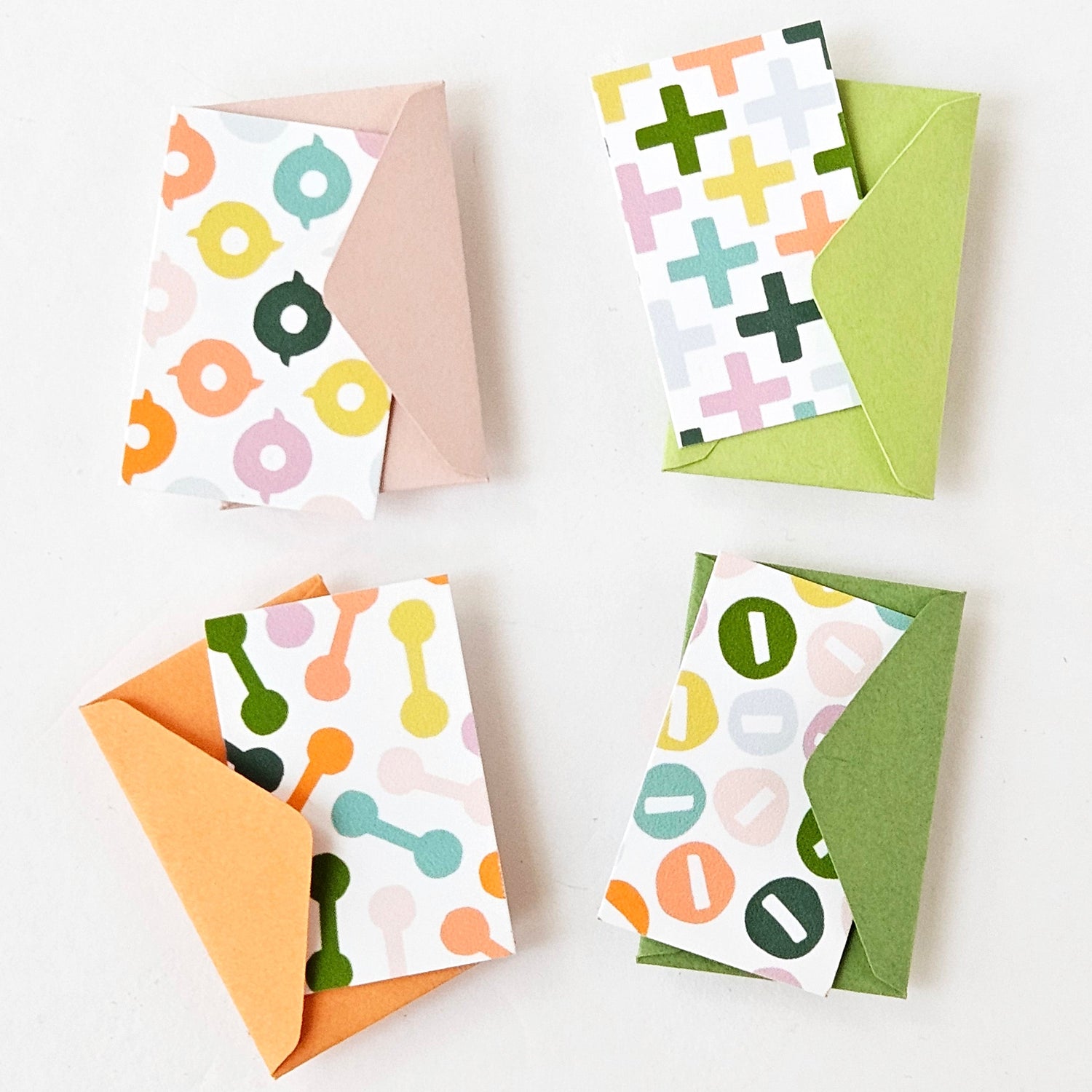 MICRO NOTES - 8 TINY NOTECARDS + 8 COORDINATING, NON-SEALING, TINY ENVELOPES