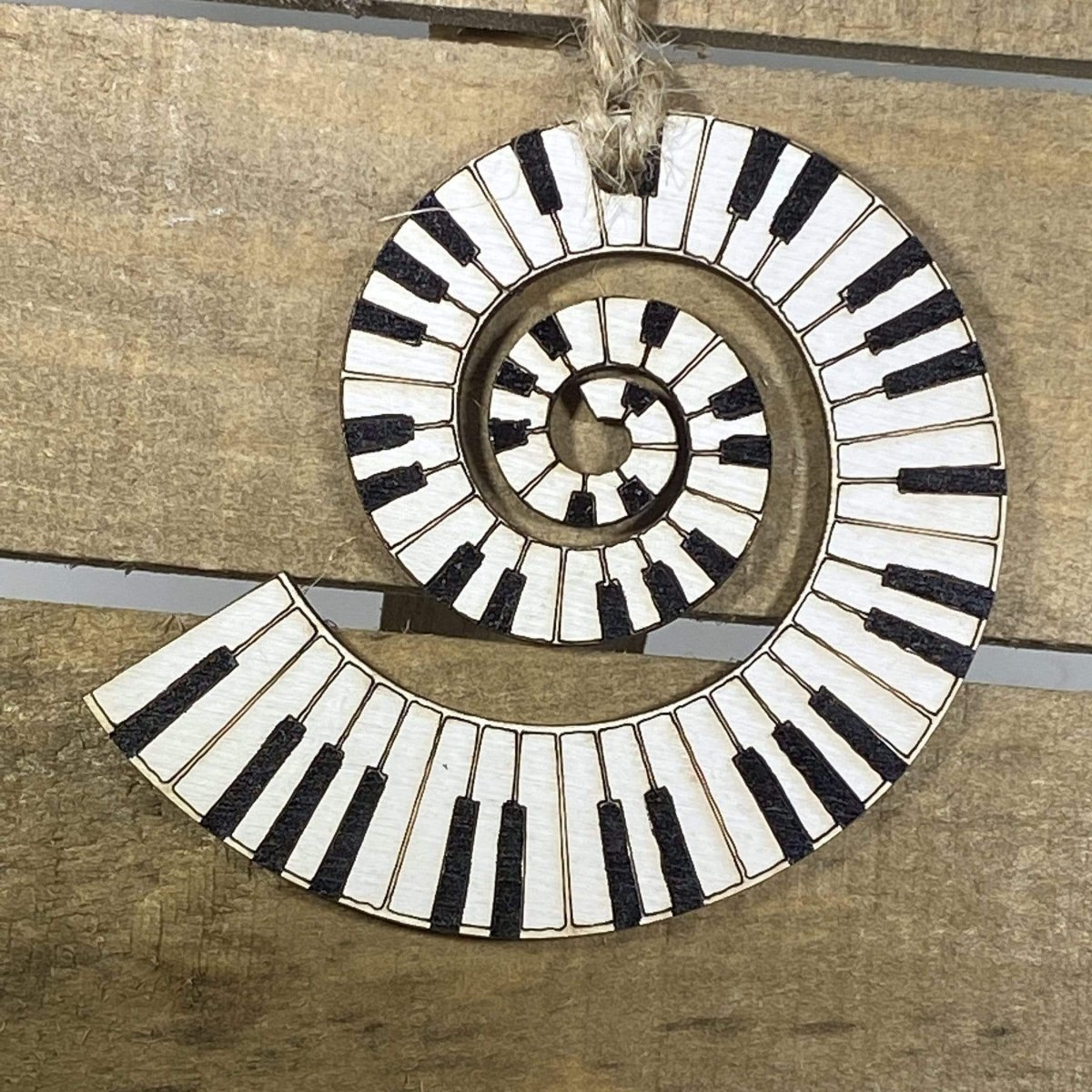Hand-painted wooden piano swirl keyboard Christmas ornament with flowing music design and lightweight festive decor, elegant piano holiday tree decoration gift for musicians and music lovers