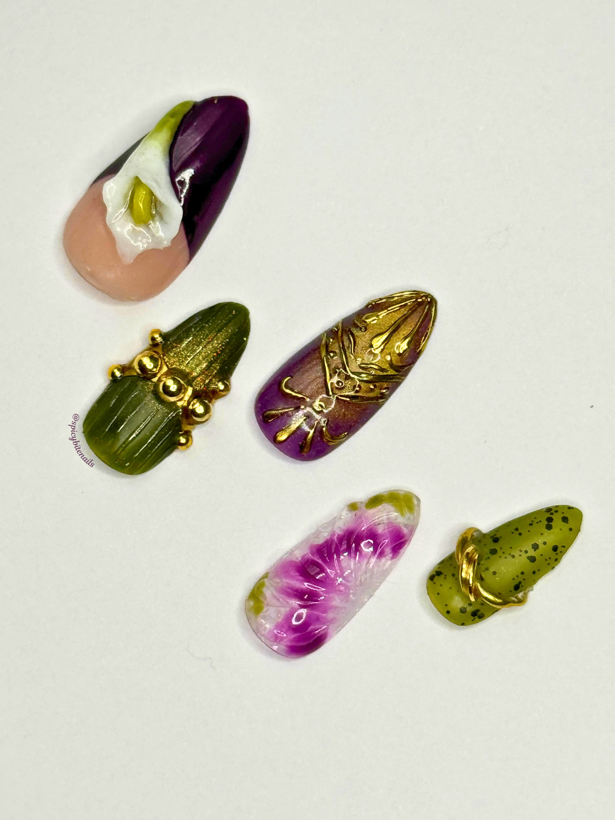Venus Envy – Plum and Olive Green Cat-Eye and Chrome Botanical Press-on Nails