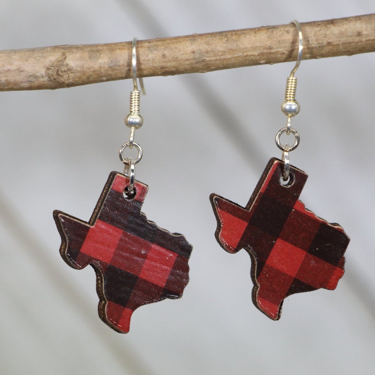 Hand-painted wooden Texas state buffalo plaid dangle earrings with rustic checkered design and hypoallergenic sterling silver hooks, lightweight Texas statement jewelry earrings for farmhouse style and state pride