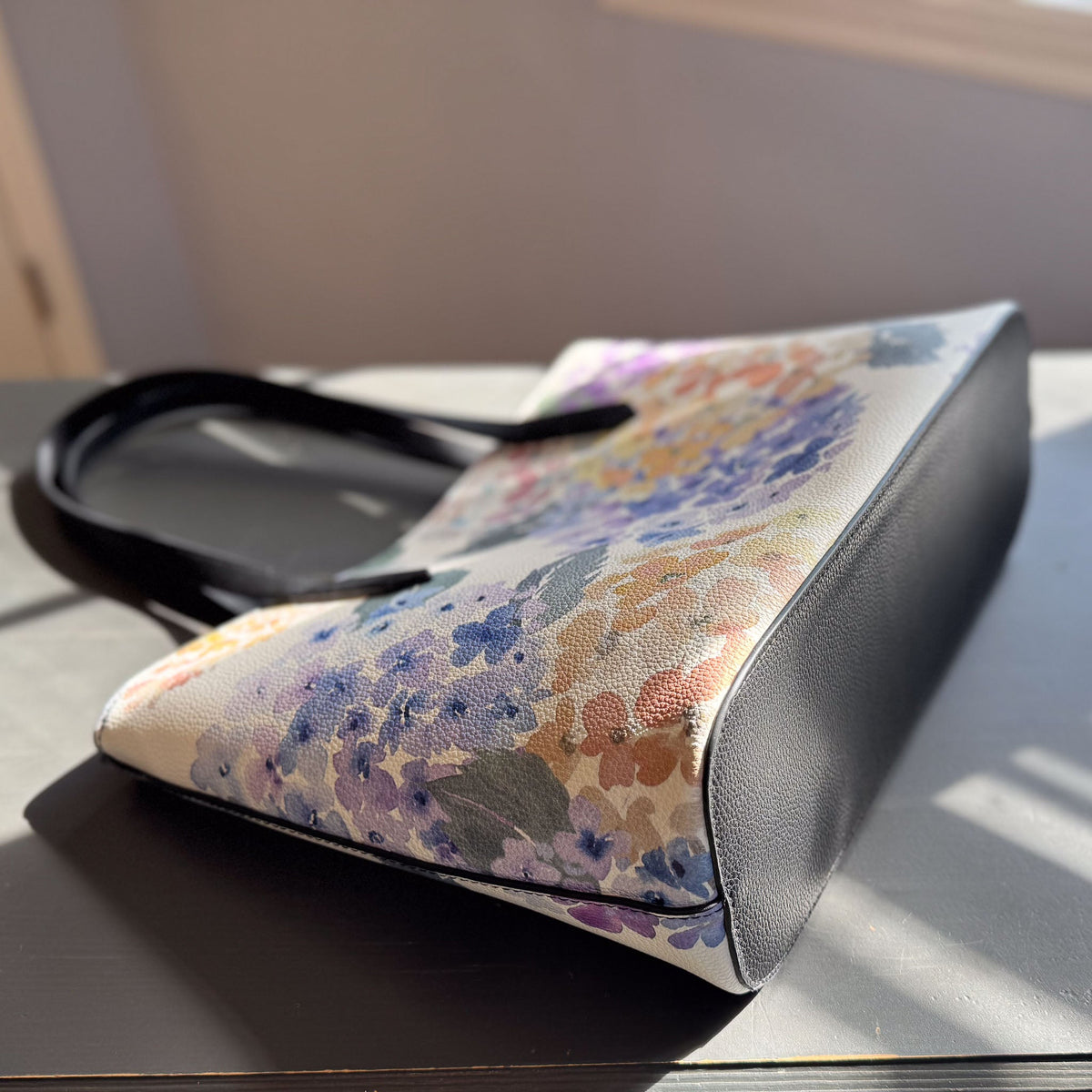 endless hydrangea carryall in vegan leather