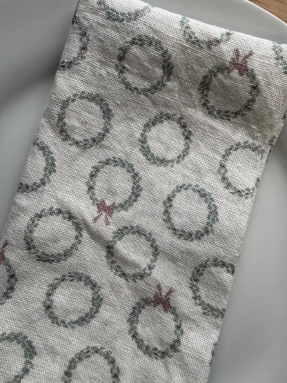 holiday wreath linen napkins