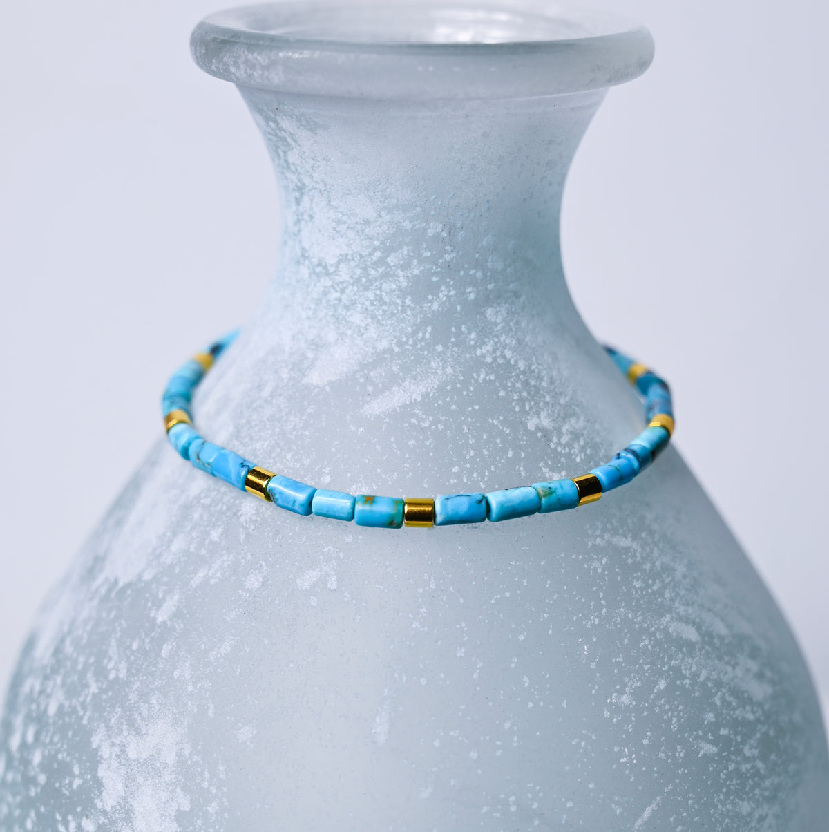 Natural Turquoise and Gold Stretch Bracelet for Women, Boho Bracelet, Handmade Jewelry, Beach Bracelet, Southwestern Jewelry