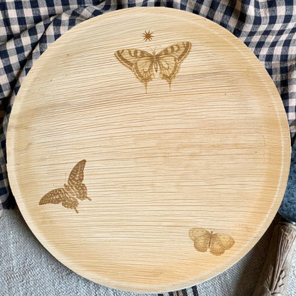 maaterra compostable palm leaf plate with Butterfly Wreath design