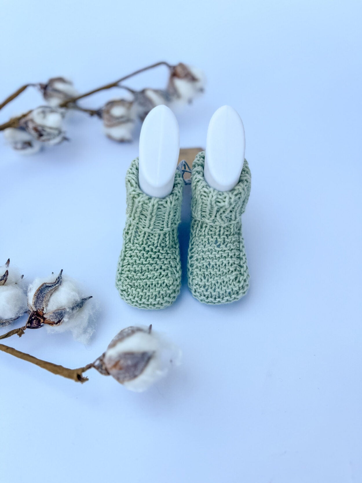 Organic cotton hand-knit baby booties