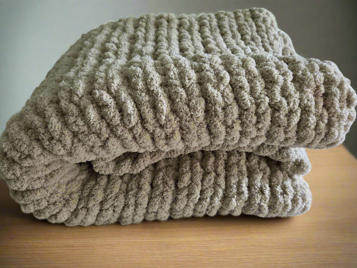 Sage Green Chunky Blanket (30x50in)