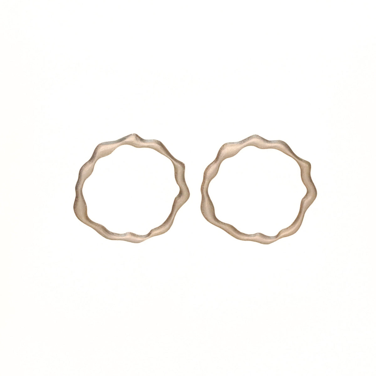 Cuiva Wave Circular Stud Earrings