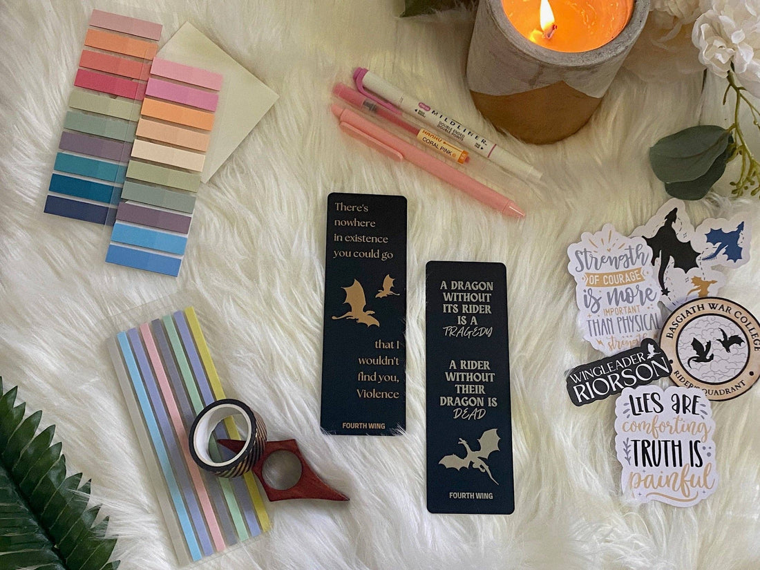 Fourth Wing Gift Box (Bookmarks, Stickers and Annotation Kit)