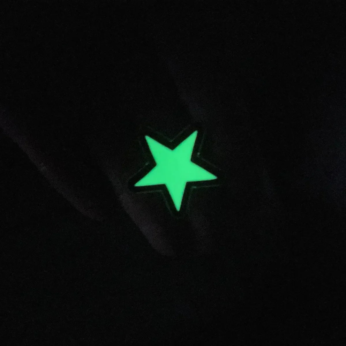 Glow-in-the-dark mini star sticker