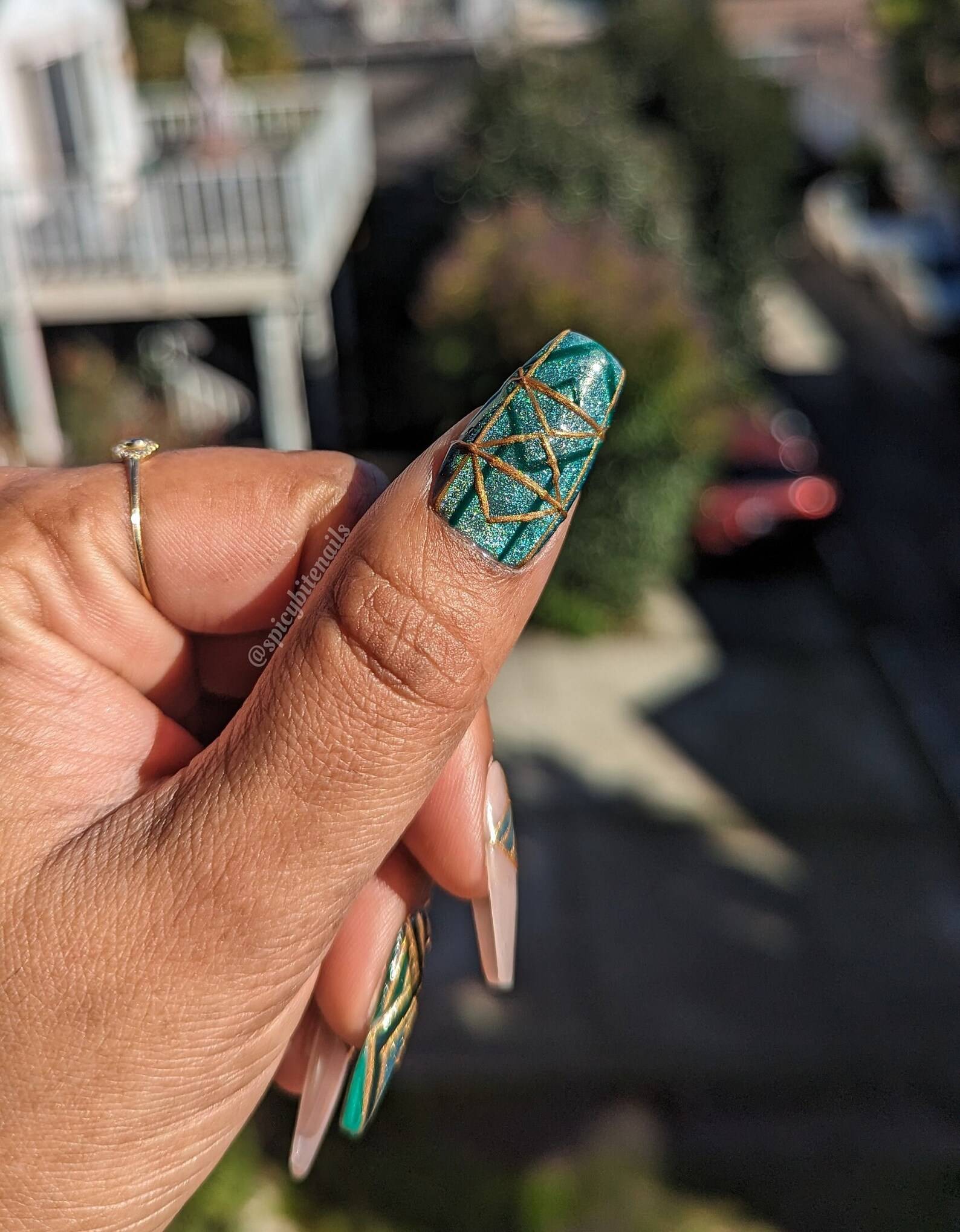 Great Gatsby - Green and Gold Art Deco Cat-Eye False Press-On Nail Extensions 10pcs