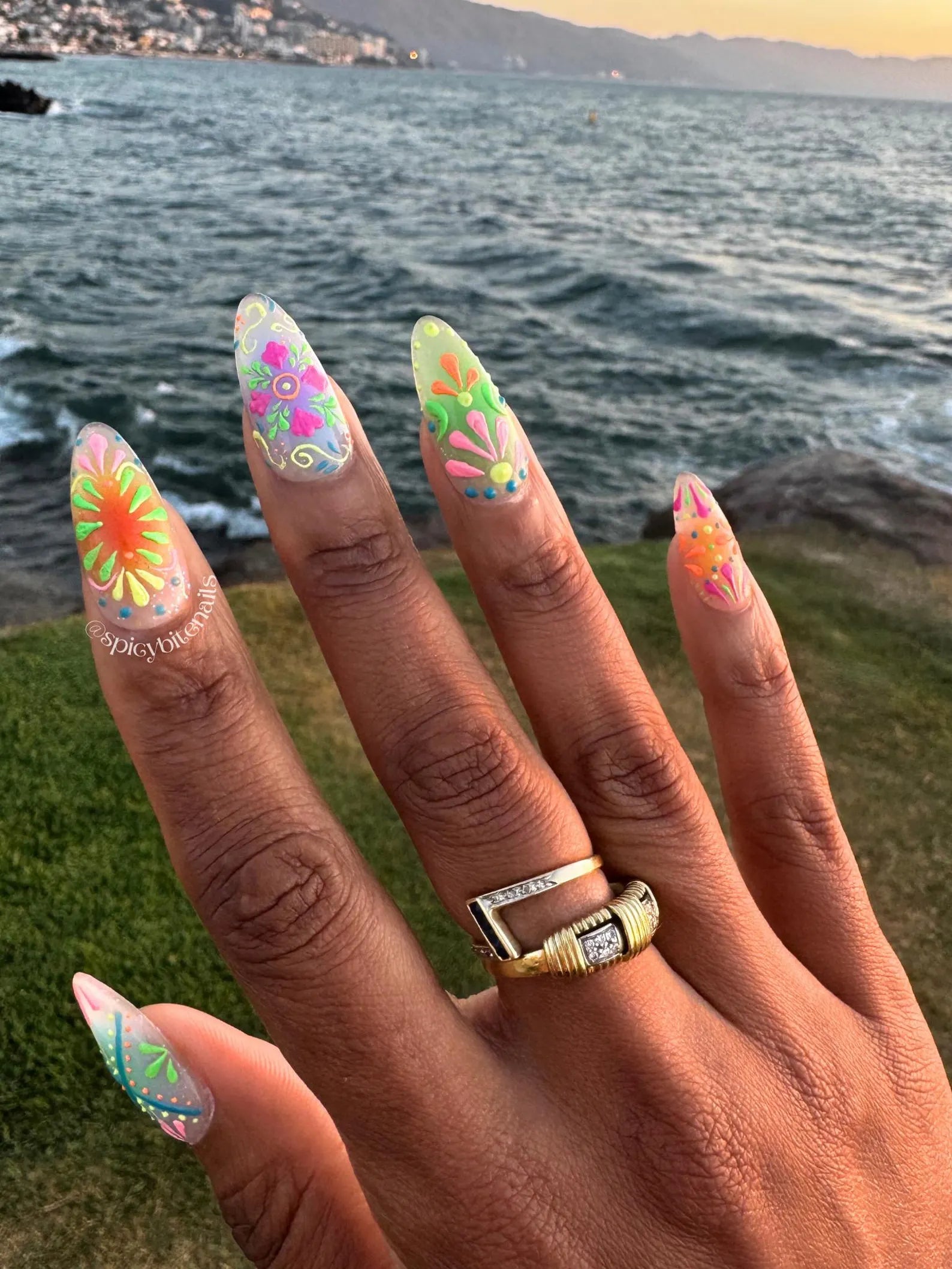 Flor y Fiesta - Mexican Folk Art Inspired Airbrush Rainbow Press-On Nail Extensions 10pcs