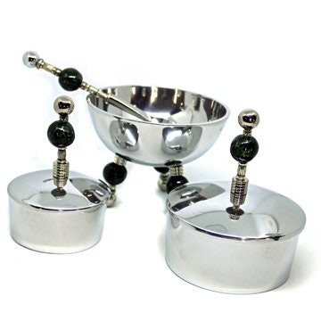 Elegant stainless steel serving bowl ideal for dips, salsa, and holiday gatherings