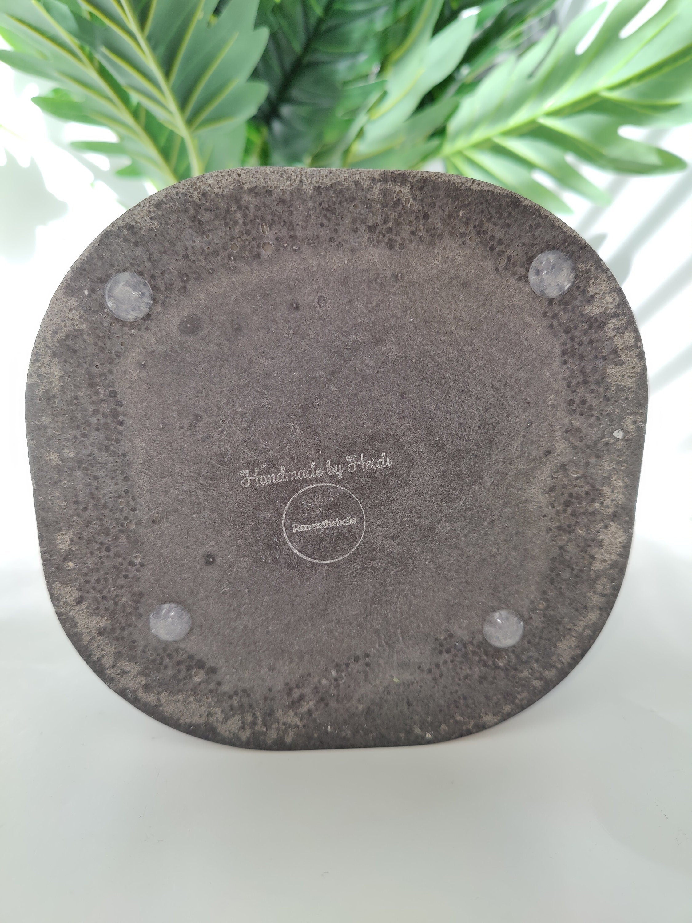 Modern Concrete Tissue Box, Minimalist Vanity Decor, Reusable Facial Tissue Dispenser, Industrial Bathroom Accessories,Refillable Tissue Box