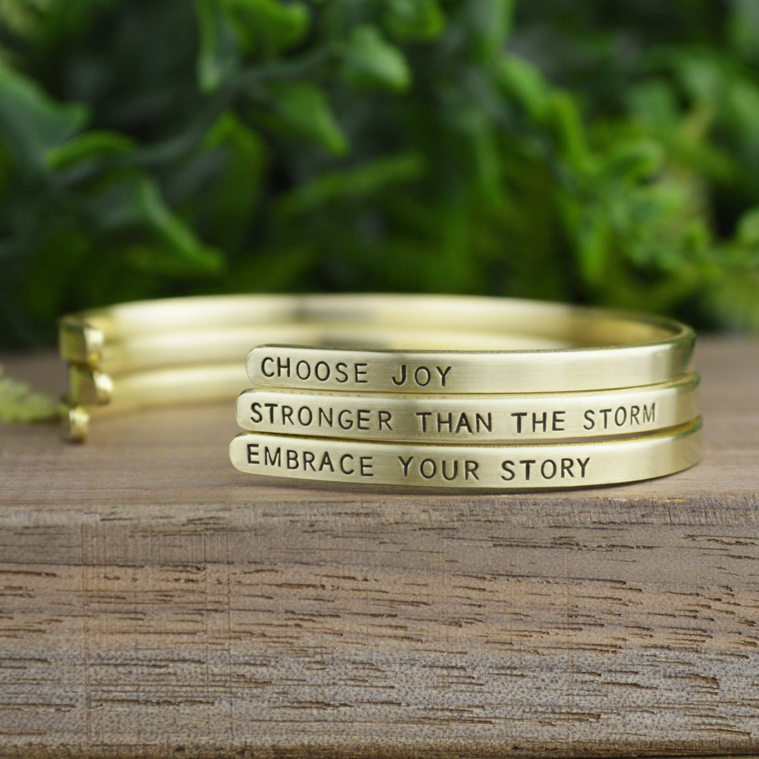 Custom Inspirational Mantra Cuff Bracelet, Personalized Choose Your Quote Cuff Bracelet Word of the Year Encouragement Jewelry