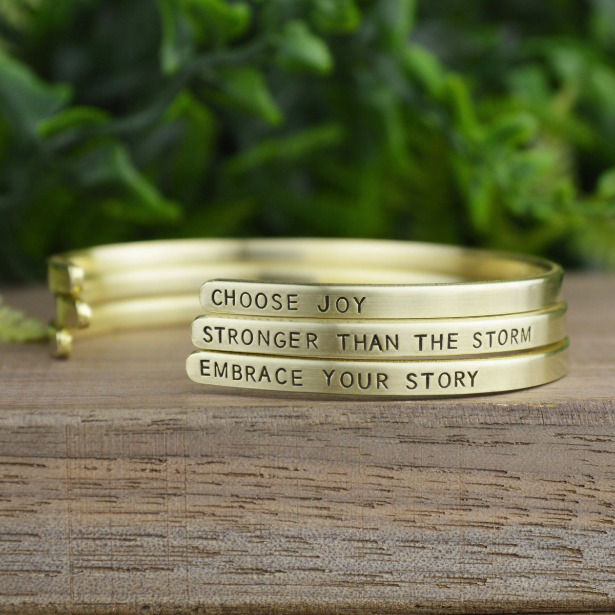 Custom Inspirational Mantra Cuff Bracelet, Personalized Choose Your Quote Cuff Bracelet Word of the Year Encouragement Jewelry