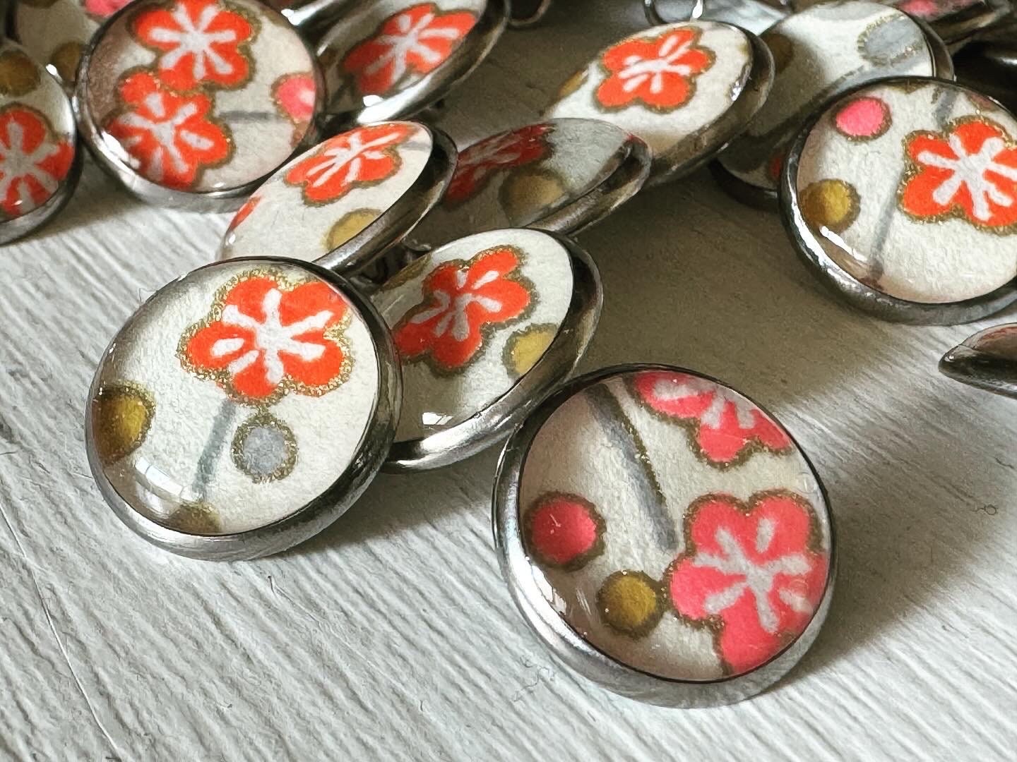 Buttons - Pink and Orange Sakura