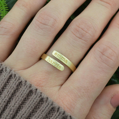 Custom Name Ring, Minimalist Hug Ring, Personalized Initials Ring, Gift for Moms, Mothers Day Gift, Gold or Rose Gold Ring
