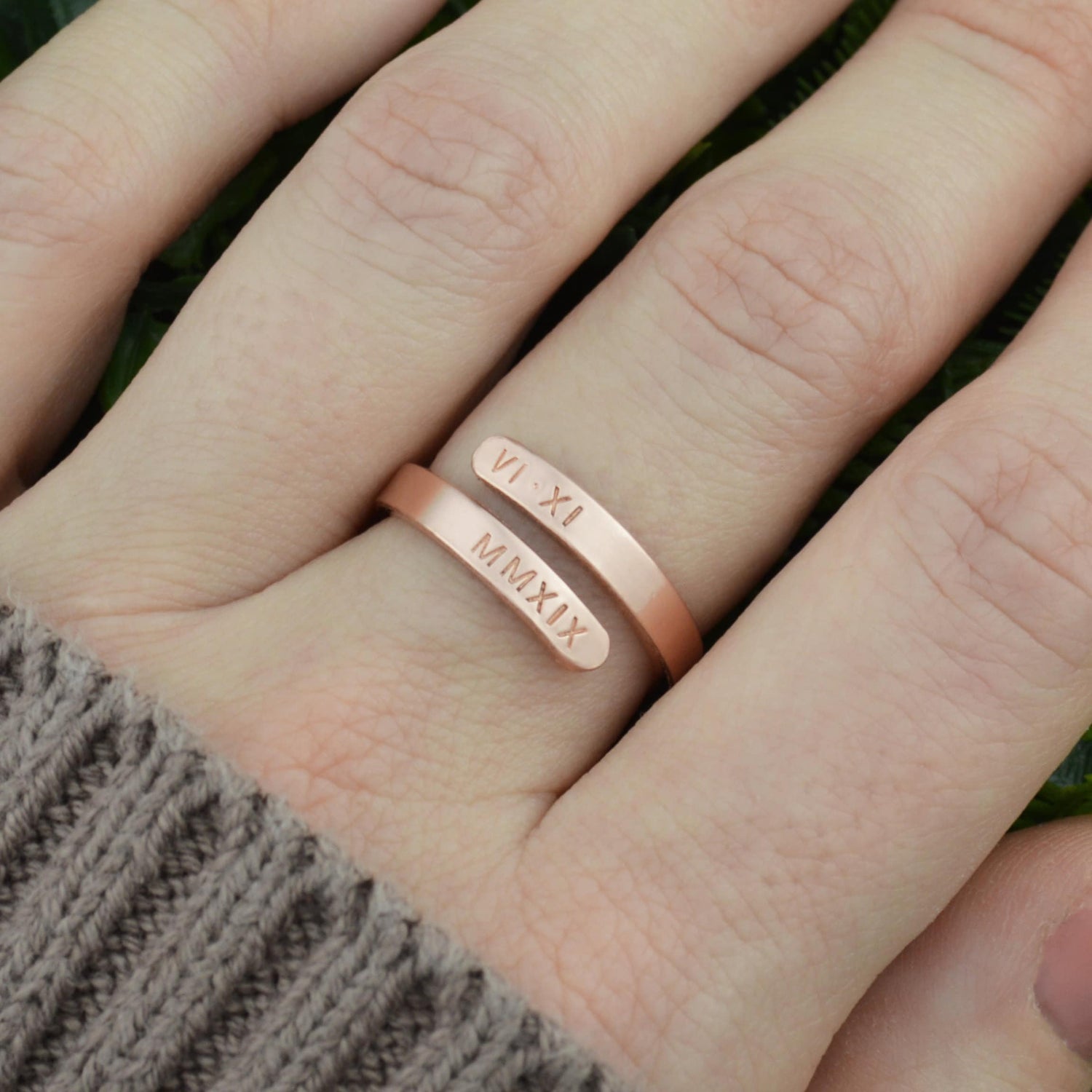Custom Date Ring, Minimalist Roman Numeral Ring, Personalized Anniversary Ring, Birthday Gift, Mothers Day Gift, Gold or Rose Gold Ring