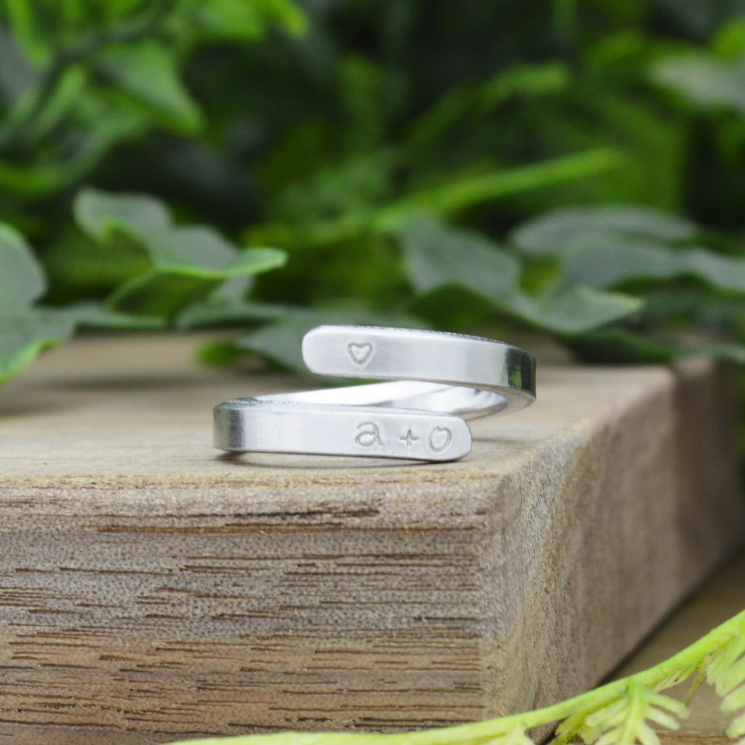 Custom Date Ring, Minimalist Roman Numeral Ring, Personalized Anniversary Ring, Birthday Gift, Mothers Day Gift, Gold or Rose Gold Ring