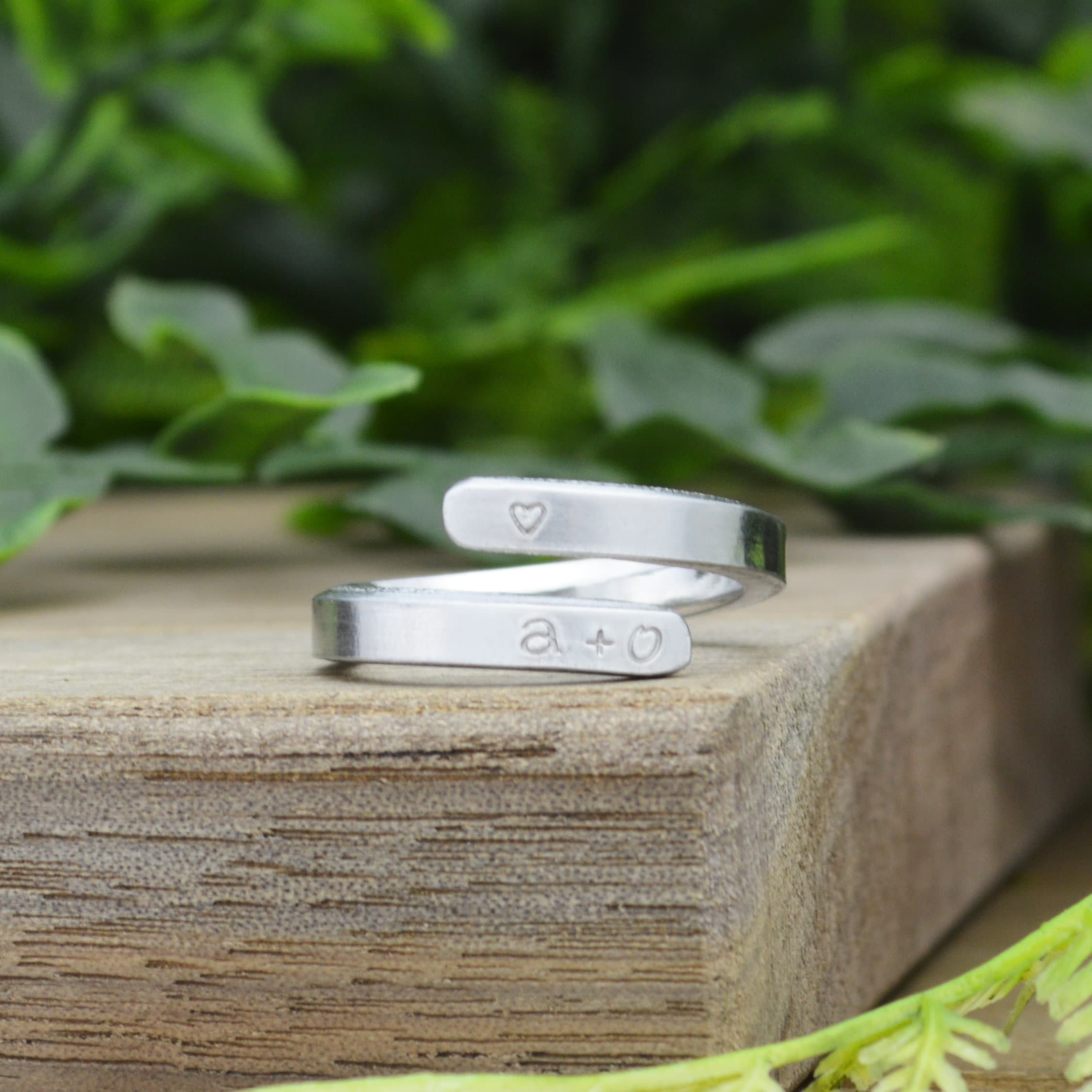 Custom Name Ring, Minimalist Hug Ring, Personalized Initials Ring, Gift for Moms, Mothers Day Gift, Gold or Rose Gold Ring