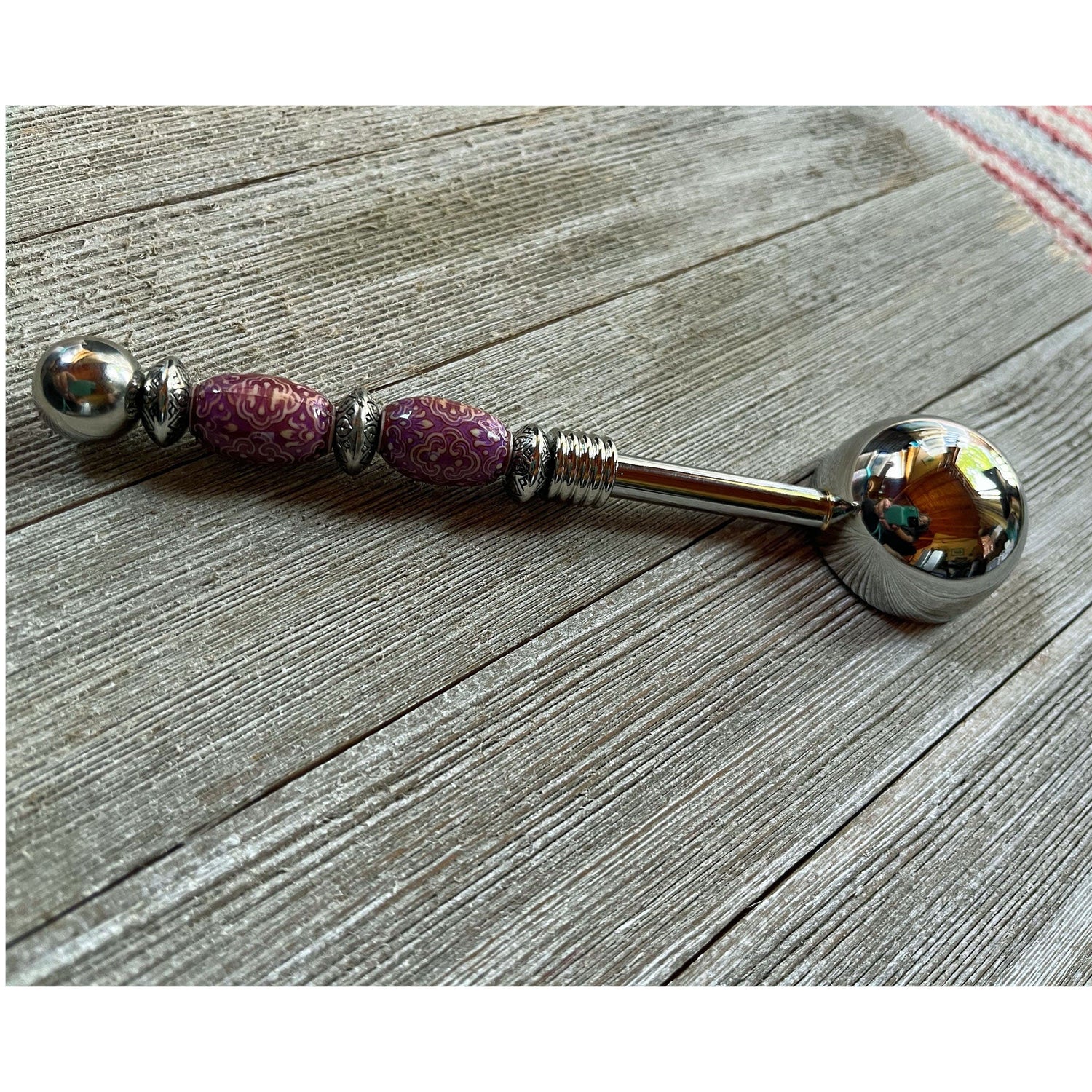 Beaded Coffee Scoop - Mood Bead Color Change Herb Scoop featuring color-transforming beads, ideal for loose tea measuring and kitchen decor.