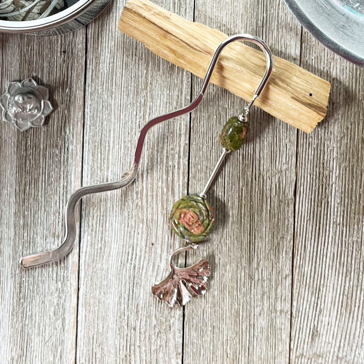 Metal Bookmark Gift - Unakite Flower and Ginko Leaf Zen Aesthetic Bookmark displayed elegantly with a pink khaki theme, perfect for book lovers.