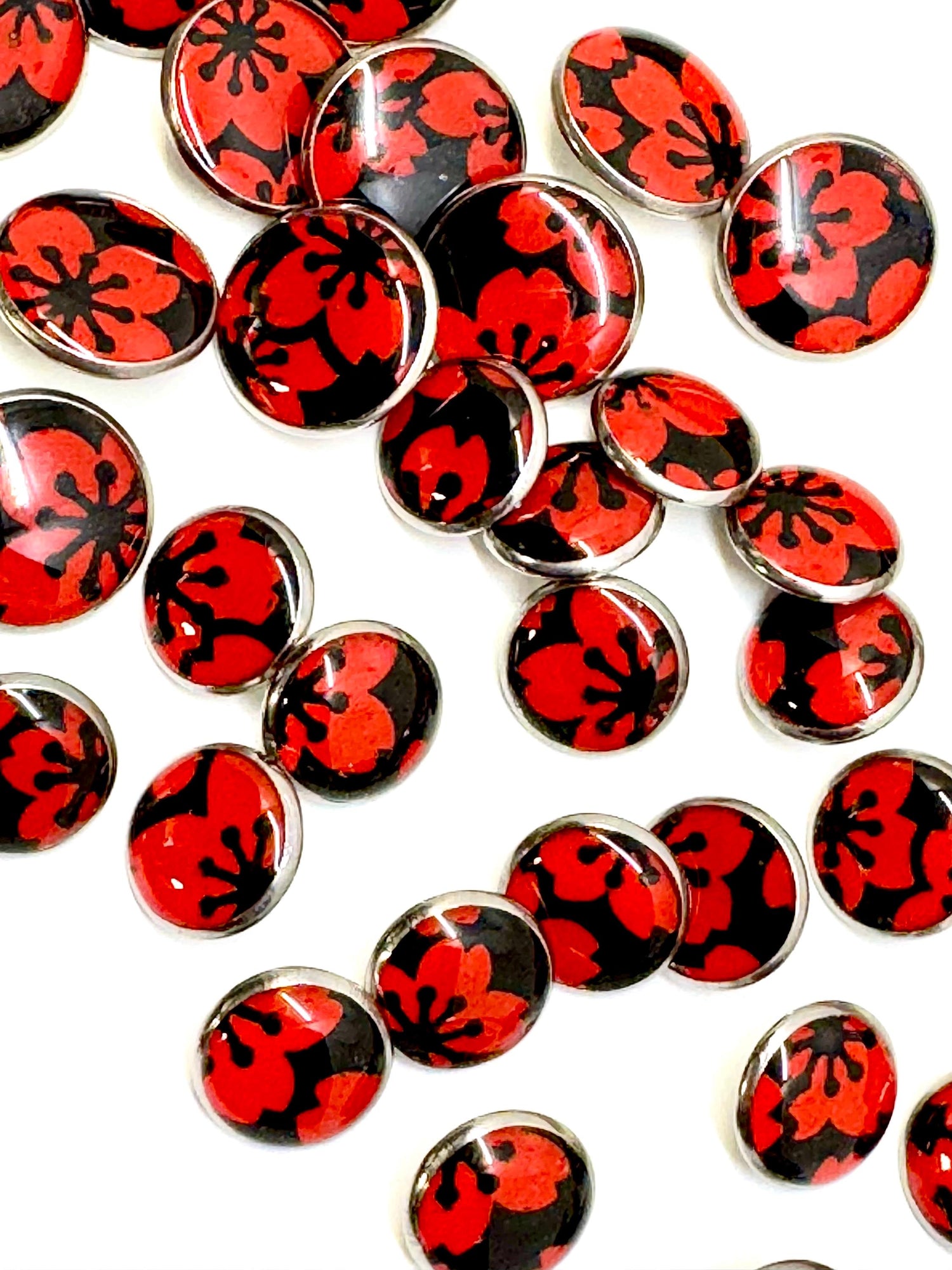 Small Round Buttons - Red Flowers on Black Background - 12mm