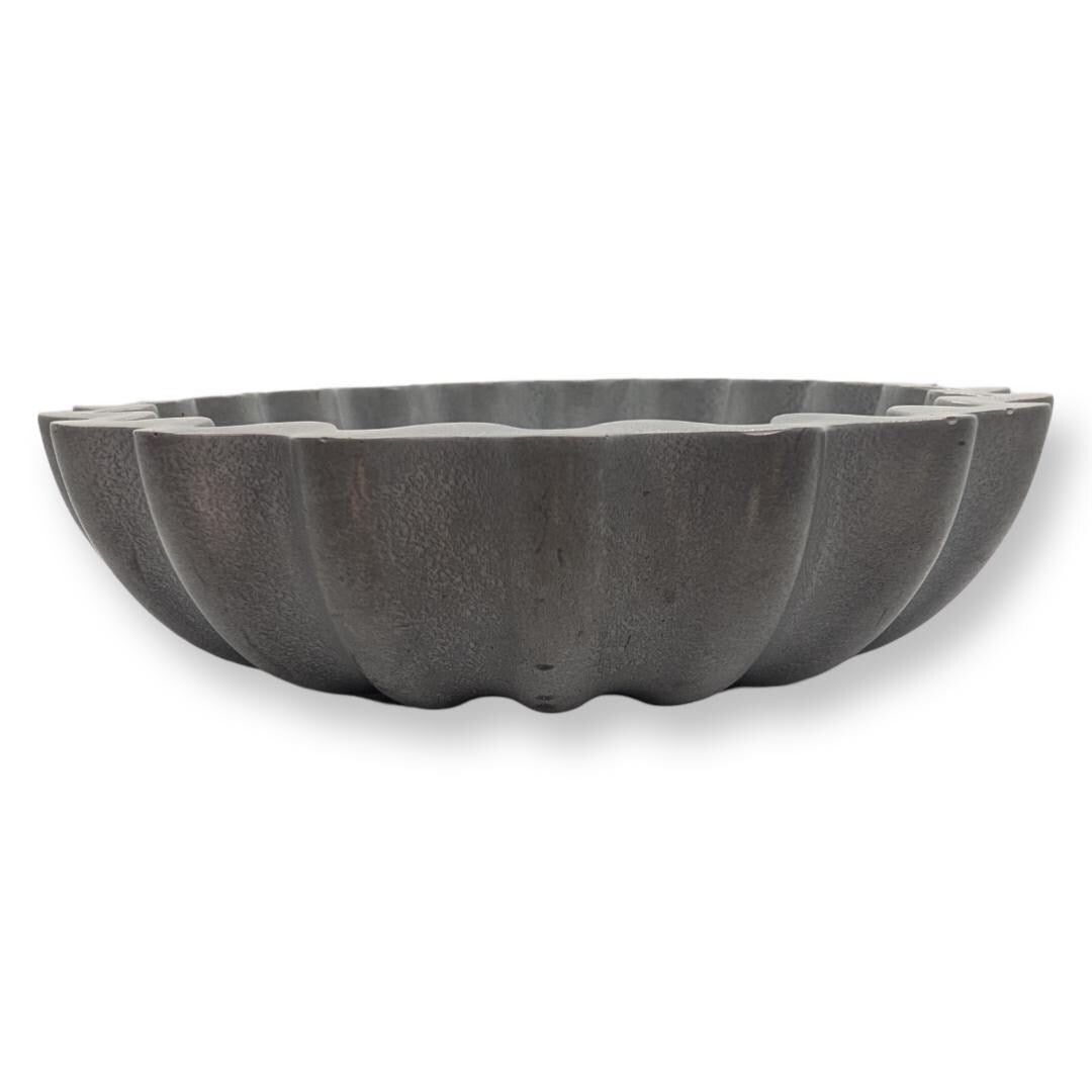 Concrete Ruffle Trinket Dish - Fluted Scalloped Jewelry Bowl - Ribbed Catchall Tray - Modern Minimalist Home Decor - Concrete Vessel