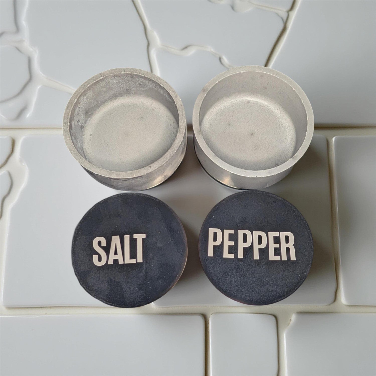 Modern Concrete Salt &amp; Pepper Cellar Set with Lids – Industrial Kitchen Storage