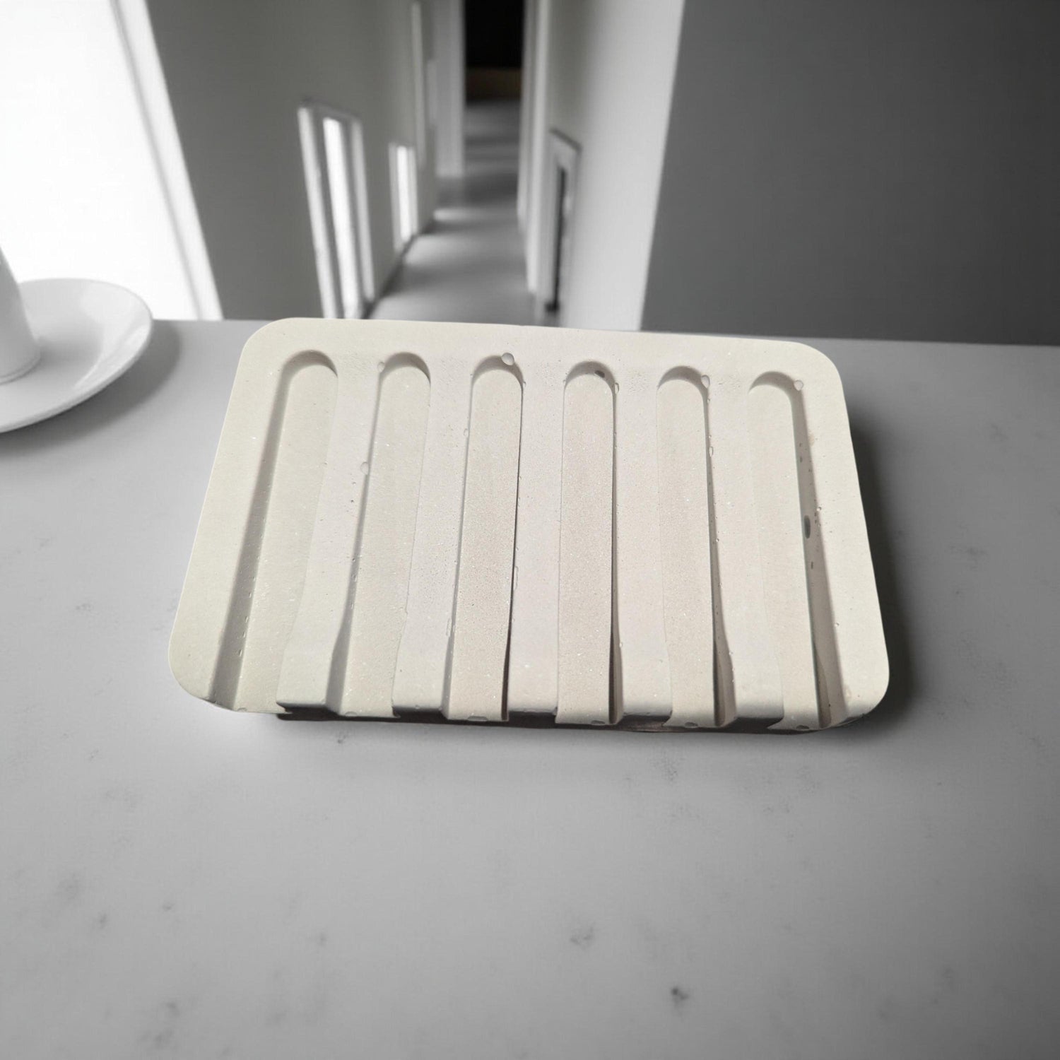 Handmade Concrete Waterfall Soap Dish – Modern Bathroom Decor, Minimalist Sink Accessory, Waterproof Soap Tray, Draining Soap Holder