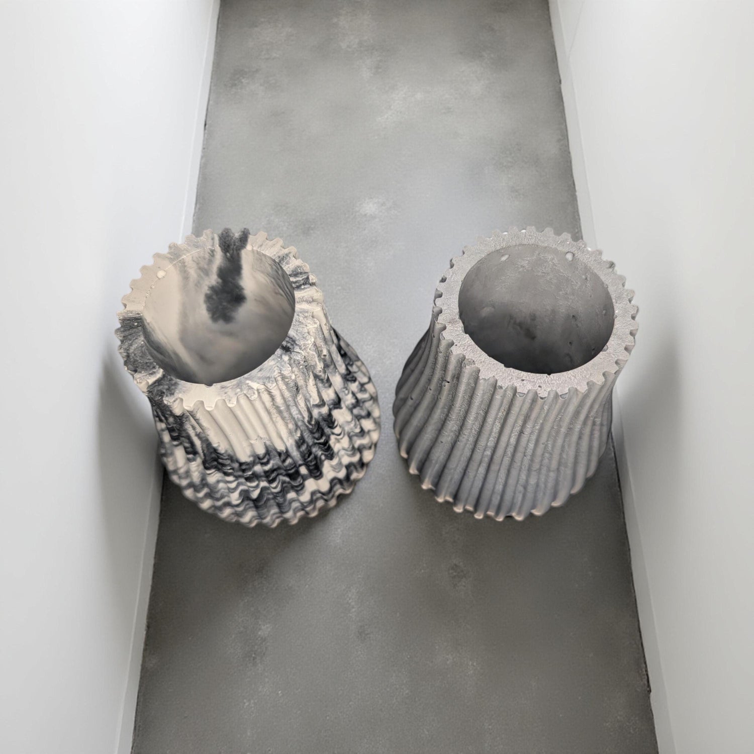 Handmade Ripple Concrete Vase: Modern Fluted Home Decor