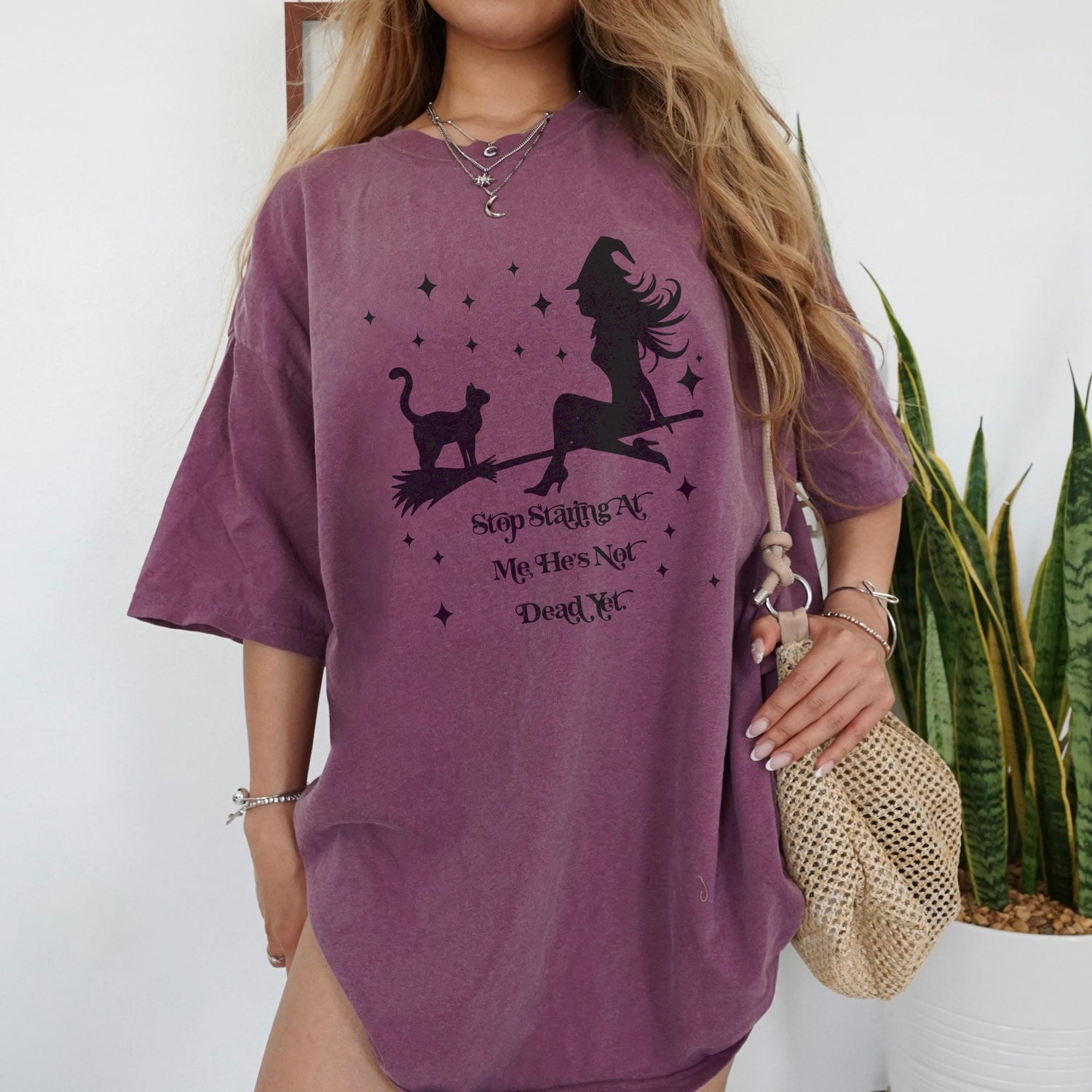 Witch Theme Oversized T-Shirt, Cat Print Halloween Graphic Tee, Magical Witchy Shirt, Casual Witch Fashion Top