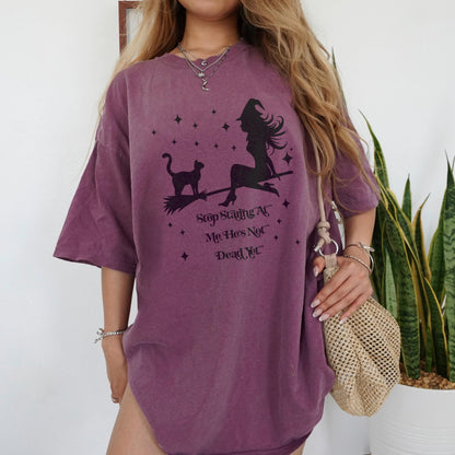 Witch Theme Oversized T-Shirt, Cat Print Halloween Graphic Tee, Magical Witchy Shirt, Casual Witch Fashion Top