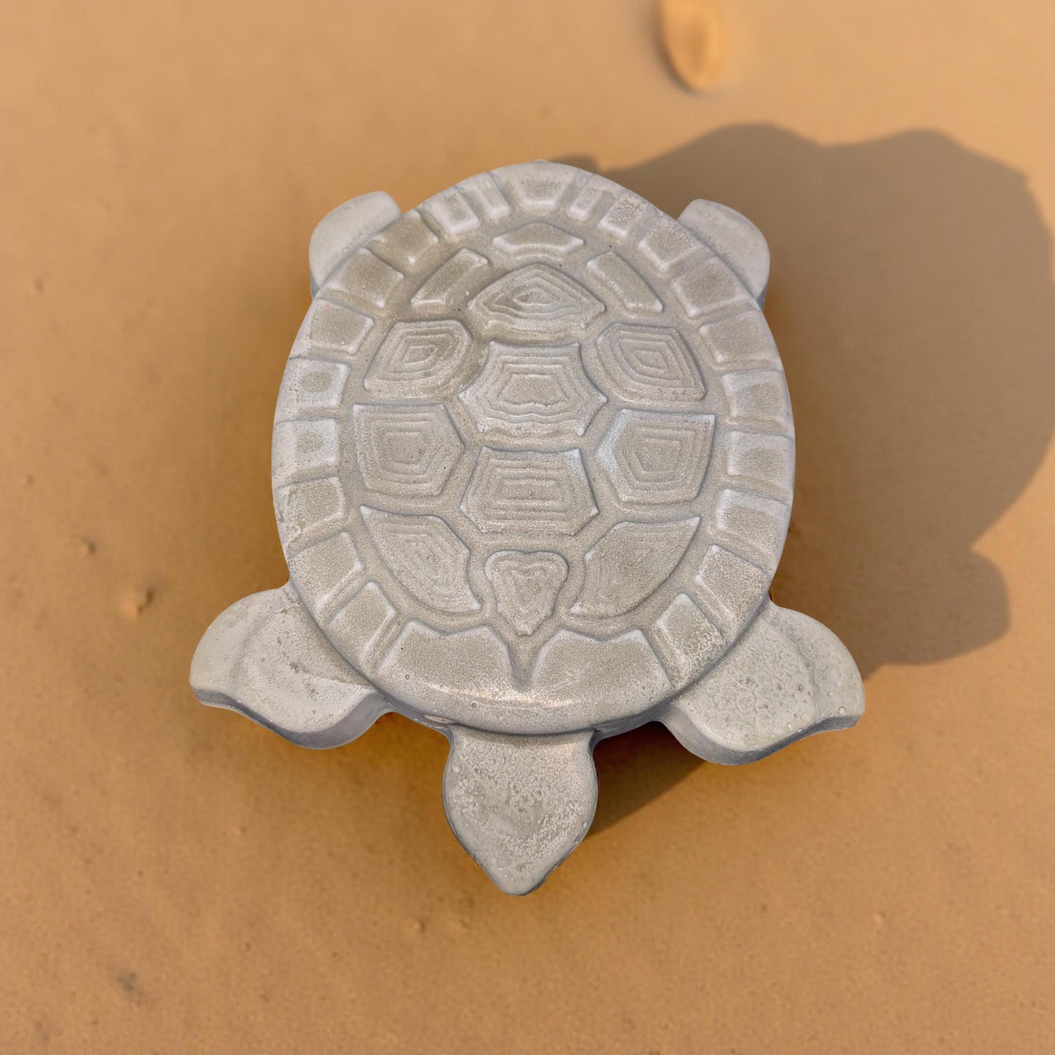 Concrete Turtle Stepping Stone – Garden Turtle Decor – Paintable Cement Yard Art – Outdoor Pathway Stone – Unsealed