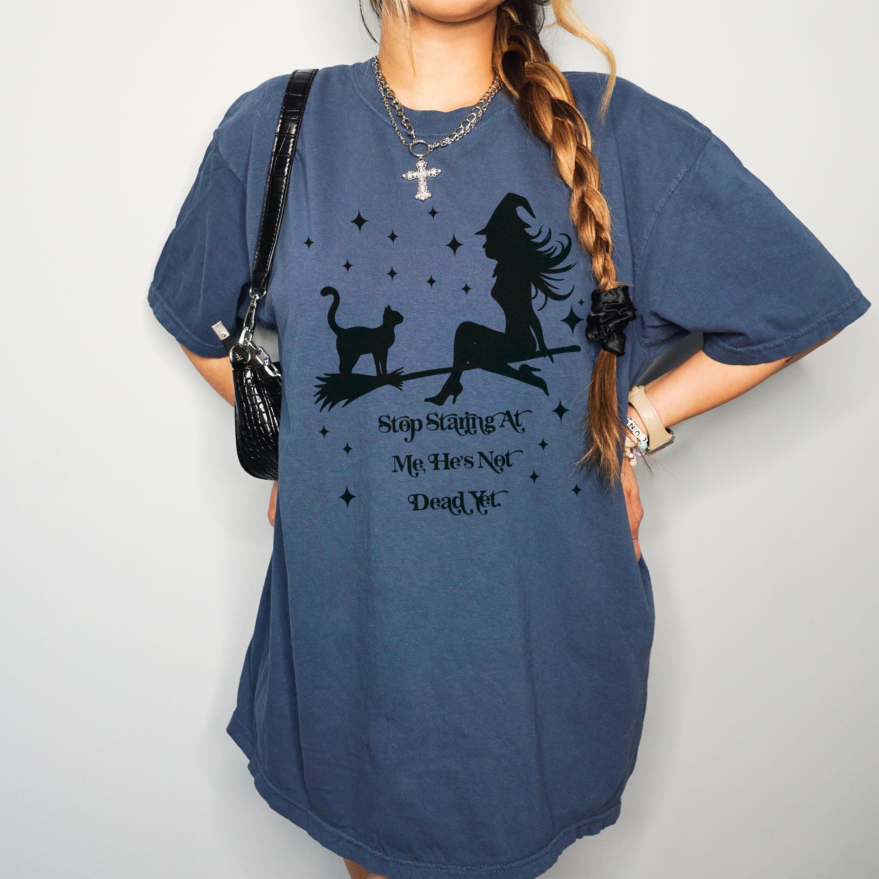 Witch Graphic T-Shirt, Halloween Cat Print Tee, Oversized Gothic Top, Dark Aesthetic Shirt, Spooky Season Outfit