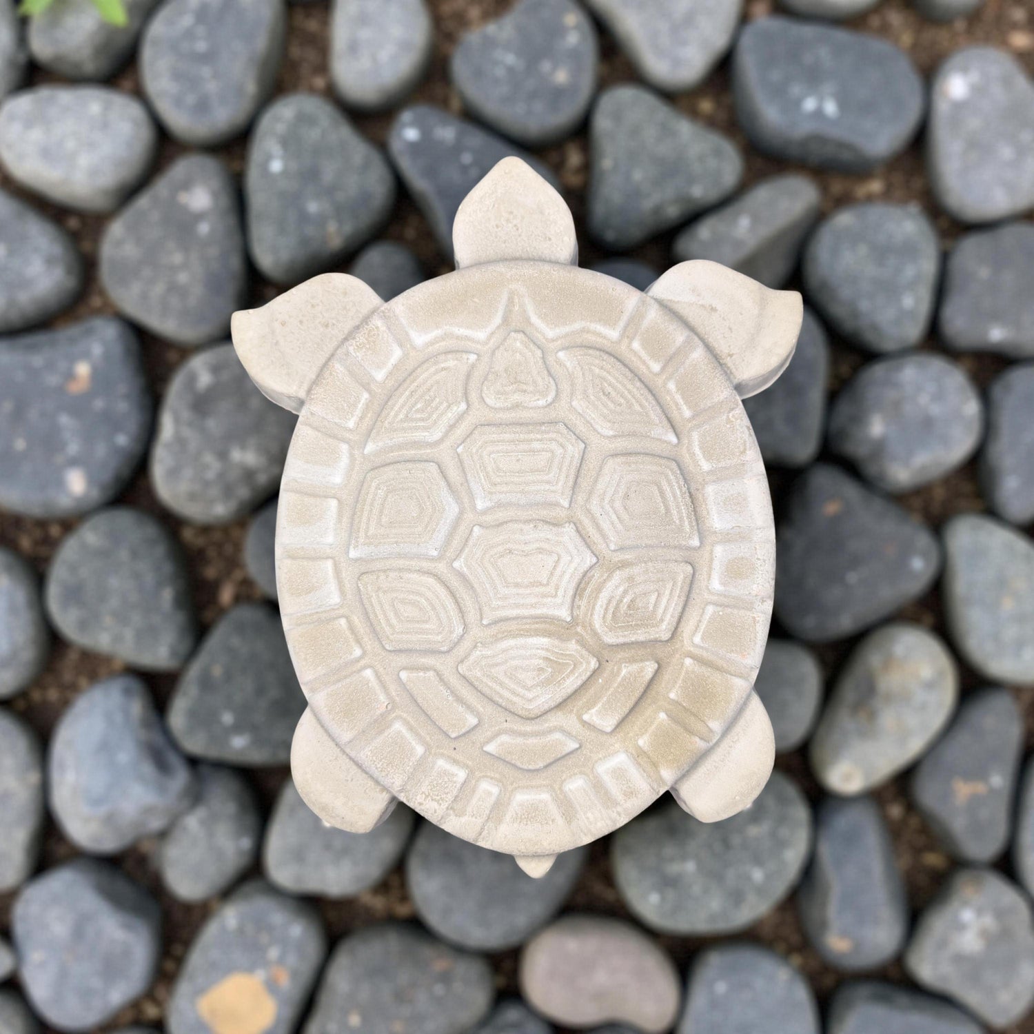 Concrete Turtle Stepping Stone – Garden Turtle Decor – Paintable Cement Yard Art – Outdoor Pathway Stone – Unsealed