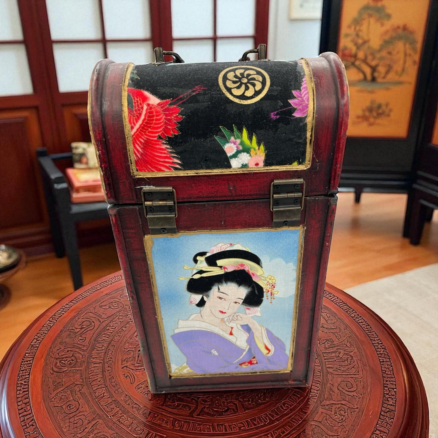 Vintage Japanese Wine Carrier, Decoupaged Kimono Fabric, Gold Leaf Trim, Geisha Gift Box