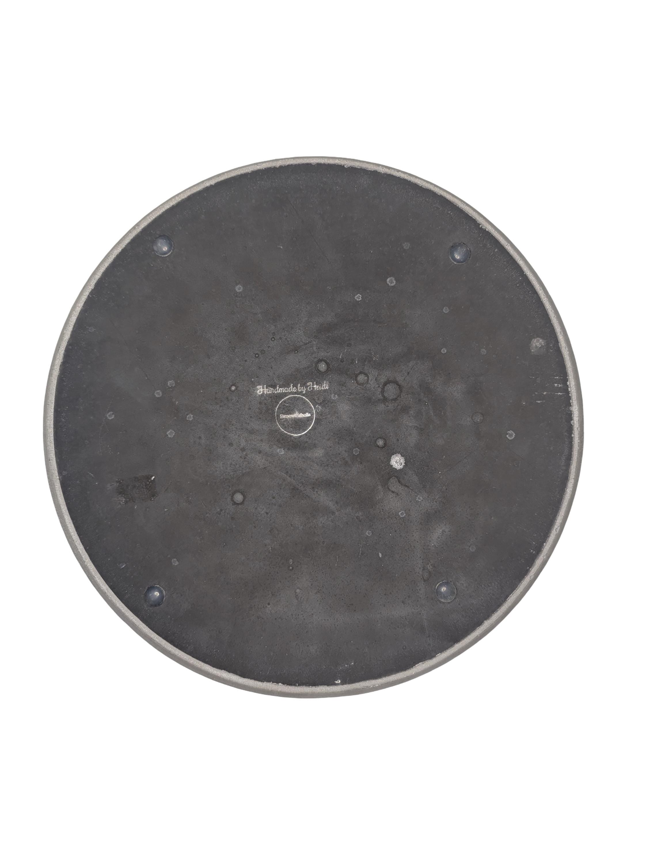 Large Grey Concrete Tray – 10.8 Inch Round Decorative Display Plate – Minimalist Concrete Serving Tray – Modern Home Décor Catchall