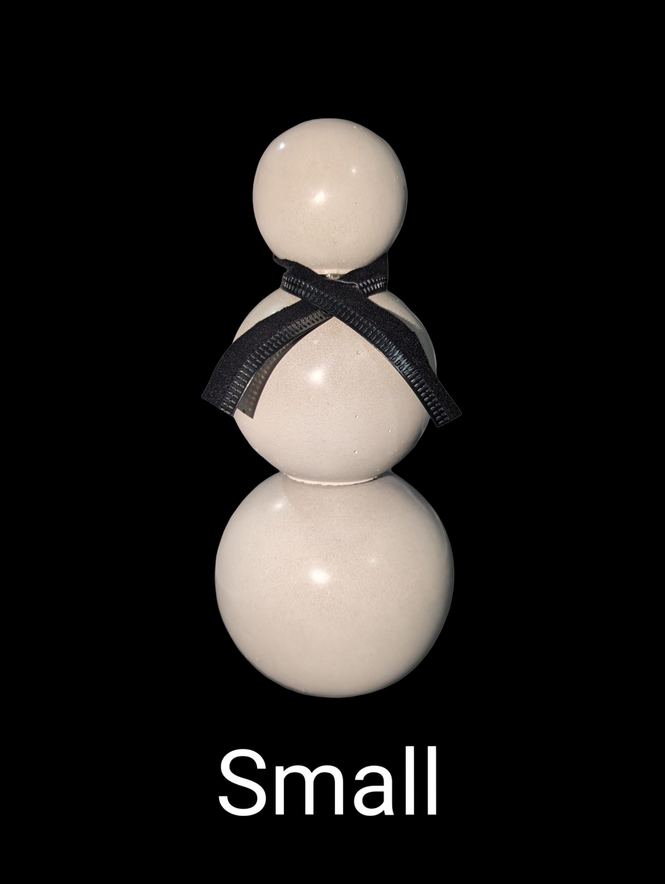 Handmade Concrete Snowman Set – Modern Minimalist Winter Décor