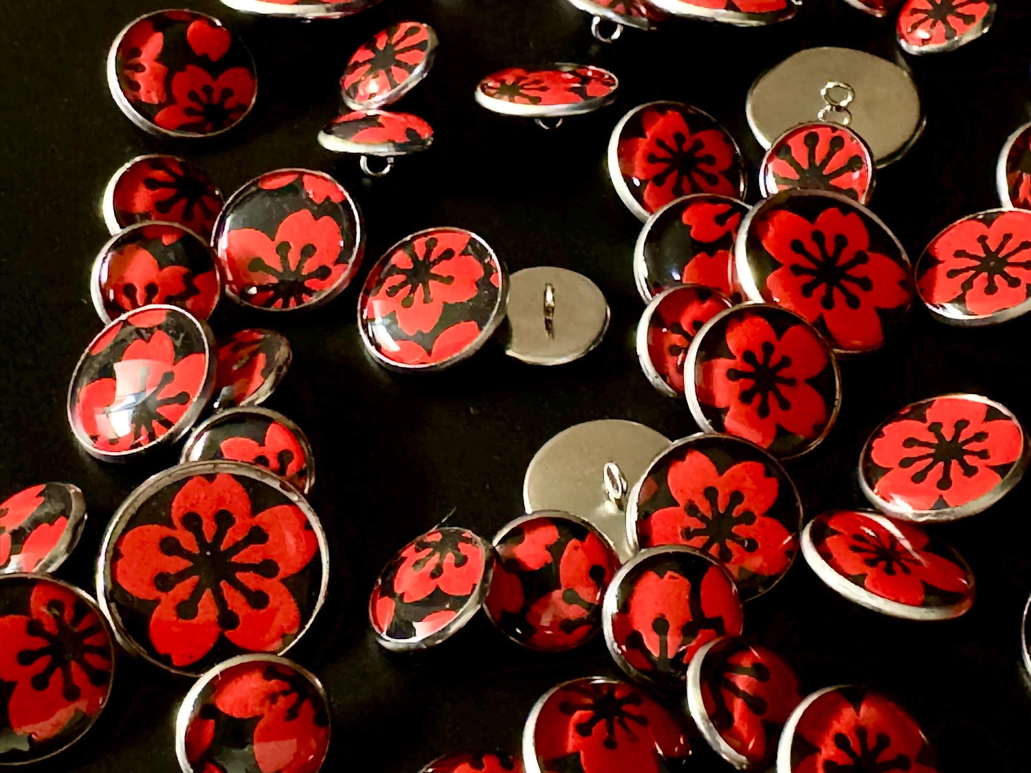 Small Round Buttons - Red Flowers on Black Background - 12mm
